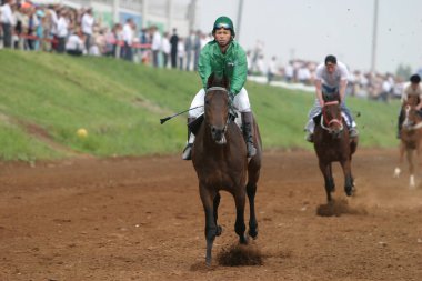 Naberezhnye Chelny, Rusya - 06 Haziran 2006: Naberezhnye Chelny Hipodromu 'nda at yarışı