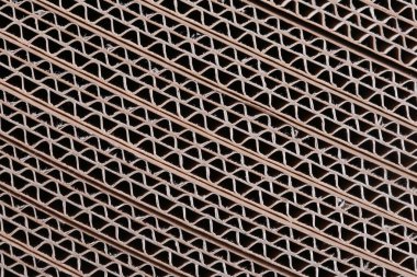 Mukavvanın birkaç katman halinde katlanmış kısımdaki makro dokusu