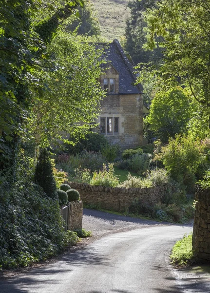 Cotswold stuga på Snowshill, Worcestershire, England — Stockfoto