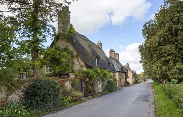 Cotswold thatched cottages, England — Stock Photo, Image