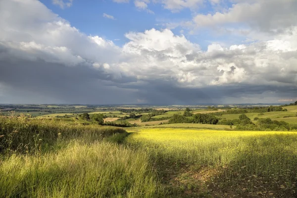 Regenwolken boven Warwickshire — Stockfoto