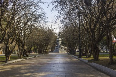 Plaza de armas Muoz Gamero en ciudad de Punta Arenas, al sur del mundo recibe miles de turista junto al Estrecho de Magallanes. 