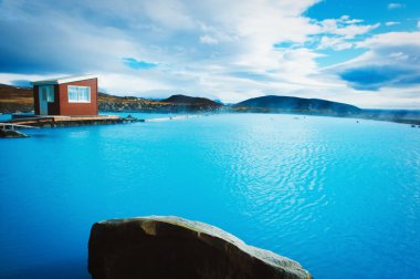 Lagoon Spa İzlanda jeotermal banyo İzlanda manzara mavi