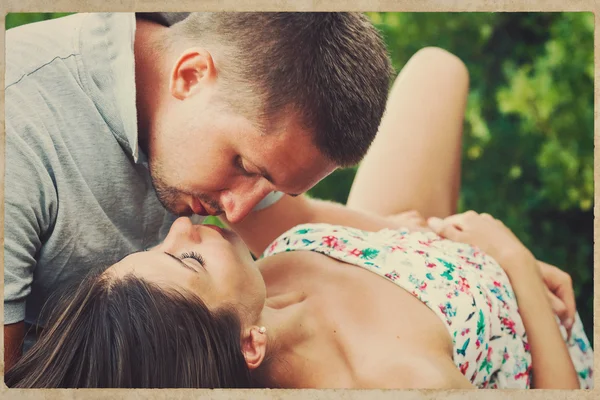 Couple in love together summer time happy people  outdoors — Stock Photo, Image