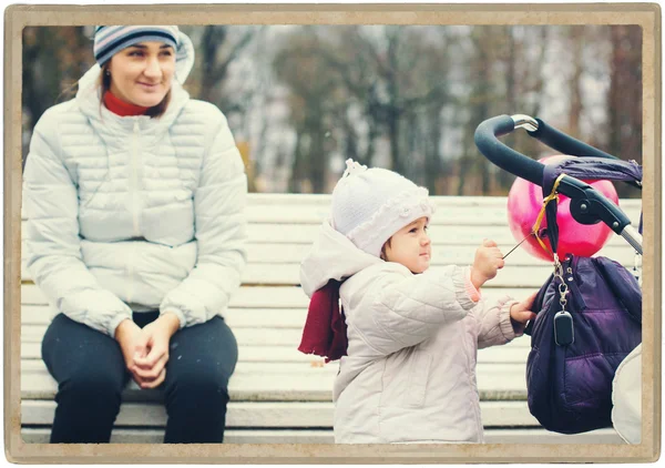 Mother with child nature cold — Stock Photo, Image