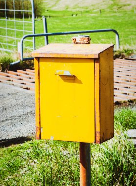 Sarı posta kutusu