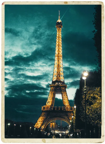 Torre Eiffel por la noche — Foto de Stock