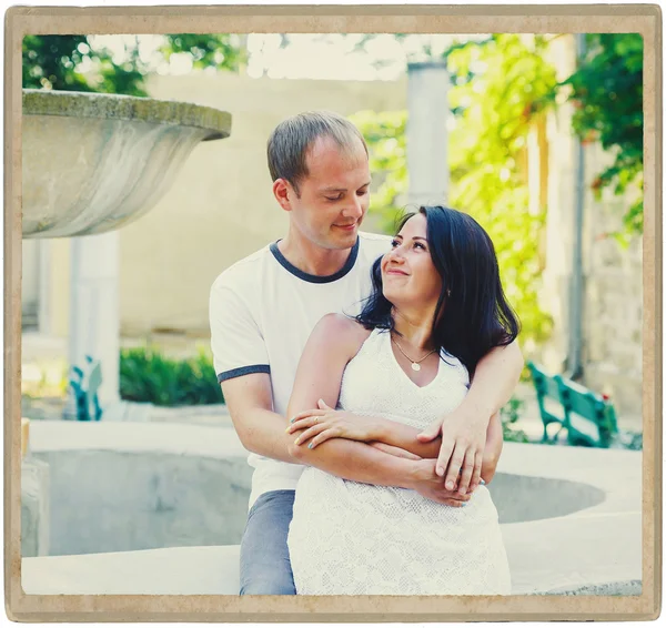 Pareja enamorada feliz al aire libre —  Fotos de Stock