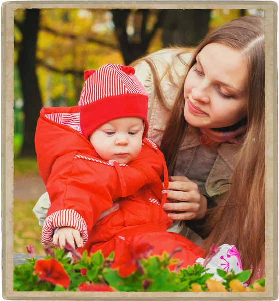 Gezin met kind in park — Stockfoto