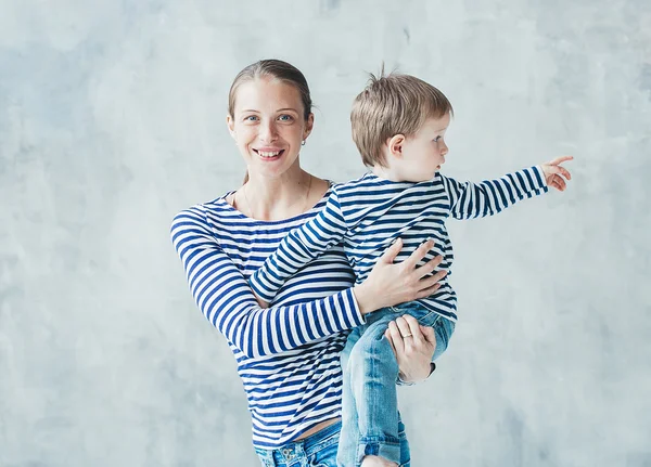 Family Mother Son Boy Same Striped Fashion Clothes Grey Wall — Stock Photo, Image