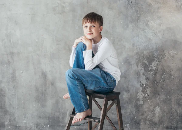 Portrét Mladého Chlapce Neformálním Oblečení Stock Obrázky