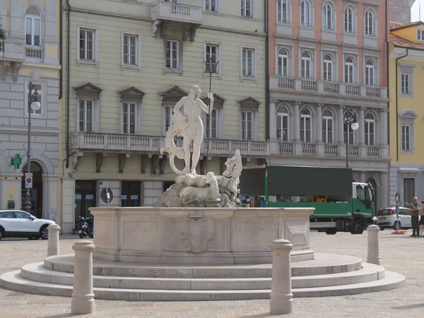 Neptunus Fontän Trieste Framför Palazzo Della Borsa — Stockfoto