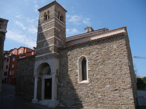 Basilique San Silvestro Trieste Extérieur Style Roman Avec Porte Principale — Photo