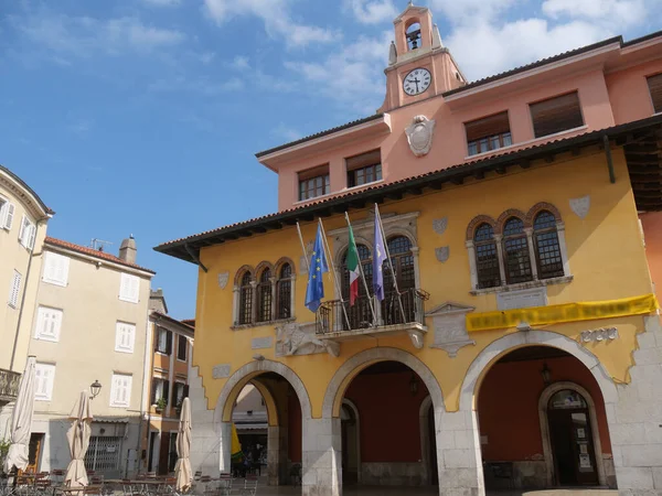 Városháza Muggiában Marconi Téren Található Homlokzata Szent Márk Oroszlánokkal Nemes — Stock Fotó