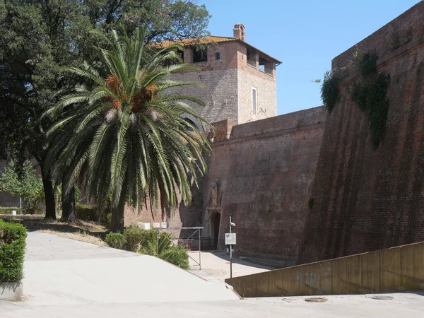 Fortaleza Grosseto Fachada Con Entrada Precedida Por Puente Levadizo Rodeada — Foto de Stock