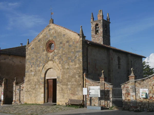 Kerk Van Santa Maria Assunta Monteriggioni Met Romaanse Gevel Travertijn — Stockfoto