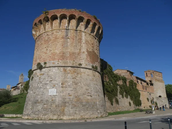 Τείχη Του San Gimignano Τον Προμαχώνα San Francesco Και Την — Φωτογραφία Αρχείου