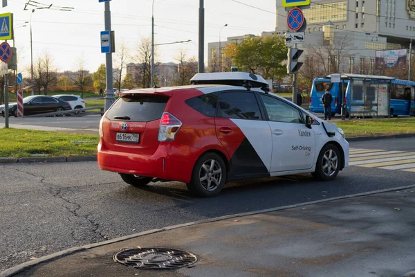 Voiture autonome sans pilote fabriquée par Yandex, essais sur les routes publiques — Photo