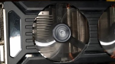 Kullanılan Palit geforce gtx 1060 soğutucu dönmeye başlar, kapat