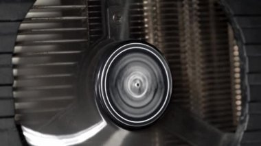 Kullanılan Palit geforce gtx 1060 soğutucu dönmeye başlar, kapat