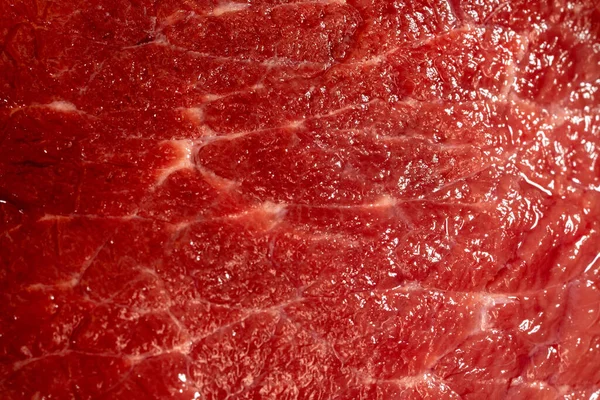 Frisches rohes rotes Fleisch in Nahaufnahme, marmoriertes Fleisch — Stockfoto