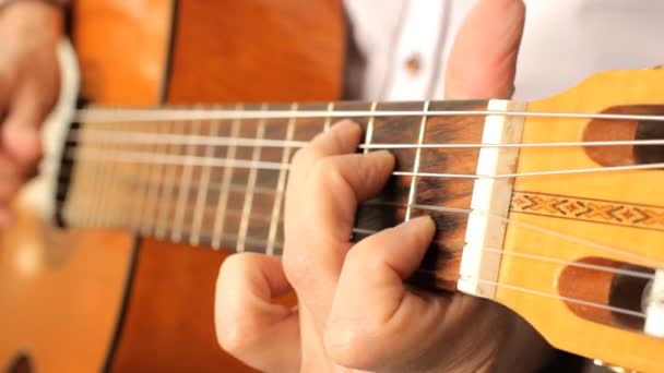 Hand of man playing guitar — Stock Video
