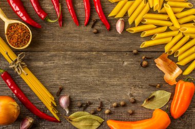 Baharat ile farklı İtalyan makarna Üstten Görünüm