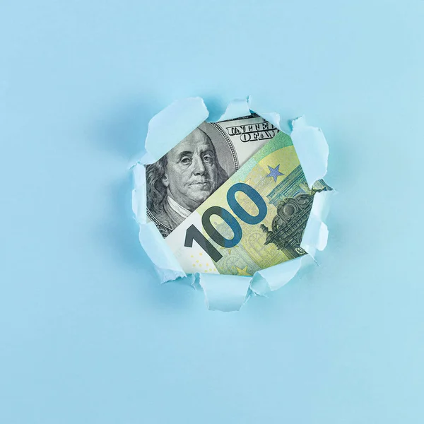 Geld Het Gat Van Gescheurd Papier Bedrijfs Financieel Concept Met — Stockfoto