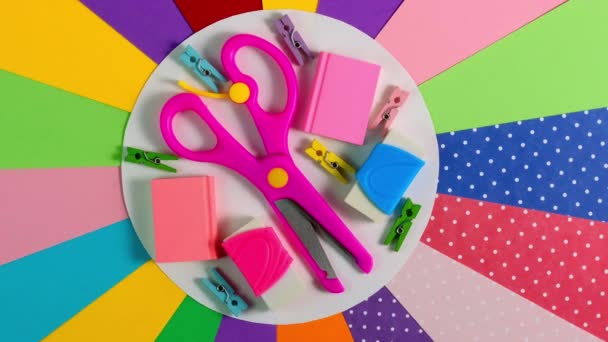 입니다 Spinning Colorful School Stationery 의줄임 말입니다 교육의 개념으로 돌아가 — 비디오