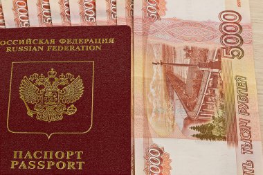 Rus pasaportu ve banknot