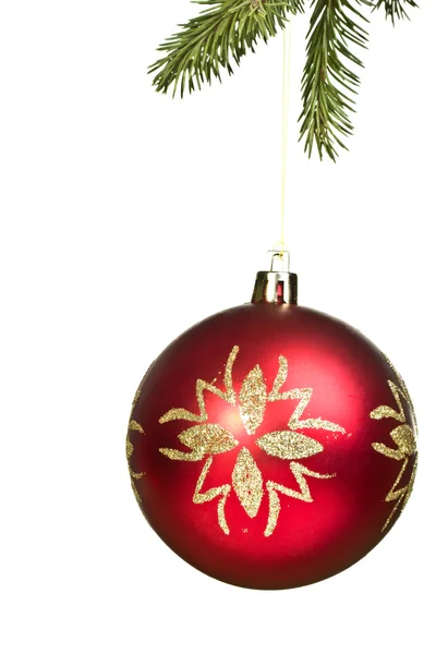 Bola vermelha de Natal em um fundo branco — Fotografia de Stock