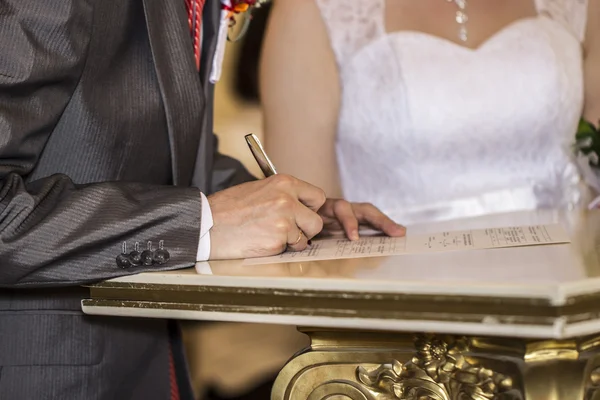 The signing of the marriage contract — Stock Photo, Image