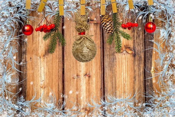 Χριστούγεννα φόντο με νιφάδες χιονιού στο ξύλο. Αντίγραφο χώρου — Φωτογραφία Αρχείου