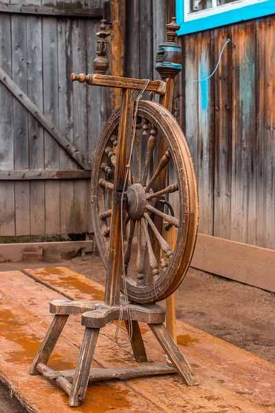 Altes Spinnrad. Jahrgang — Stockfoto