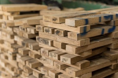 Katlanmış dekoratif, tahta bloklar değil.