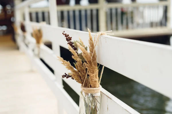 Herfst decor in bruine en witte kleuren buiten — Stockfoto