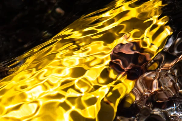 Nature Abstract Stroom Van Ondergedompelde Gouden Kleur Kabeling Het Frame — Stockfoto