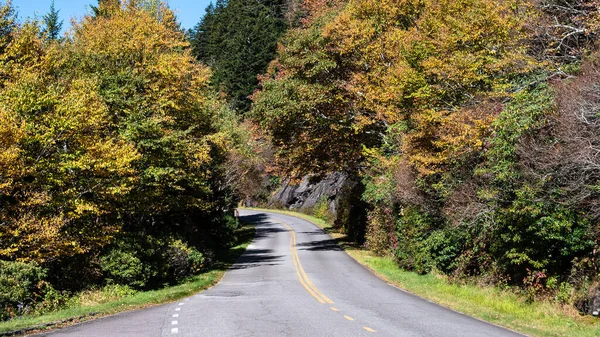 Estrada Significando Através Das Montanhas Apalaches Outono Longo Blue Ridge — Fotografia de Stock