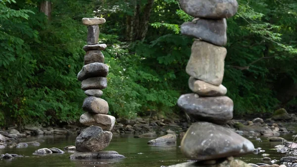 Rough Stone Cairns Standing Proudly Shallow Creek Water — Stock Photo, Image