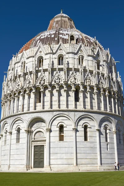Baptistery at Leaning Tower of Pisa in Tuscany, Italy — Stock Photo, Image