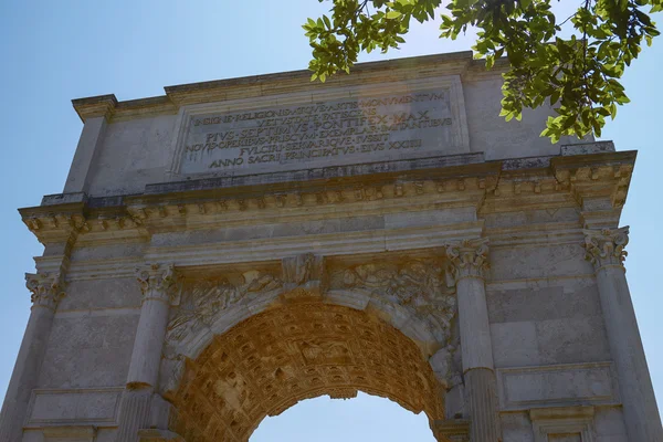 El Arco del Triunfo de Tito en Roma Italia — Foto de Stock