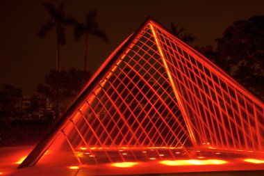 Güzel renkli çeşme gece Park rezerv, Lima, Peru