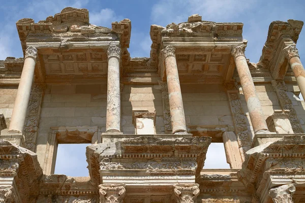 Fachada da antiga Biblioteca Celsius em Éfeso Turquia — Fotografia de Stock