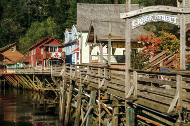 Ünlü tarihi Creek Street Alaska'daki Ketchikan