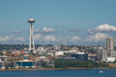 Seattle ve Washington'da Amerika Uzay iğne Kulesi manzarası 