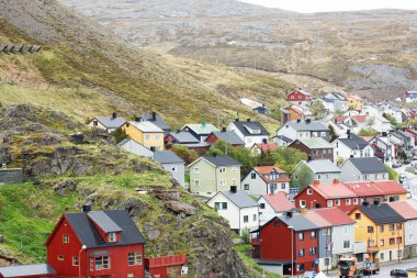 HONNINGSWAG, NORway - 21 Haziran 2017: Norveç 'in kuzeyindeki Honningswag kasabasında kültür ve yaşam.