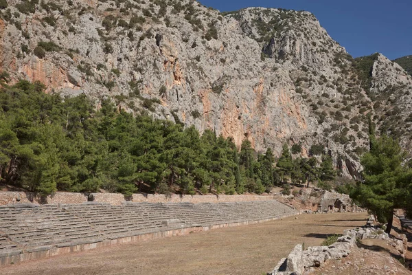 古代ギリシャのデルファイの古代スタジアム 古代の古典的な世界中の重要な決定について相談された神託の席として豊かな古代の聖域 ユネスコ世界遺産 — ストック写真