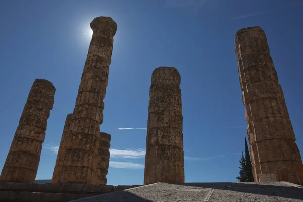 德尔斐的阿波罗神殿 希腊的一个考古遗址 位于帕纳苏斯山上 德尔斐以阿波罗圣地的神谕而闻名 教科文组织世界遗产 — 图库照片