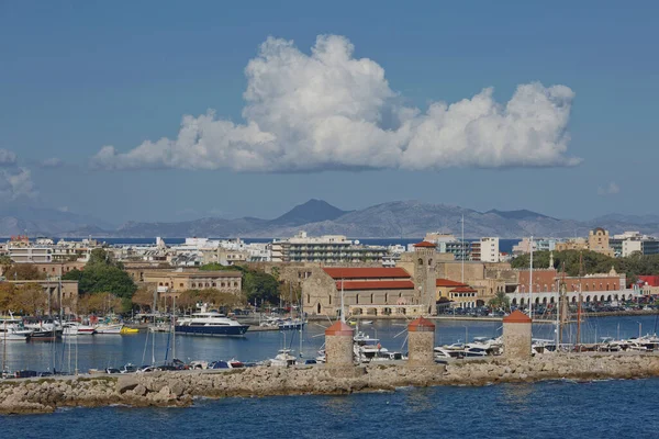 Rhodes Grecia Octubre 2017 Puerta Marítima Las Fortificaciones Del Casco — Foto de Stock