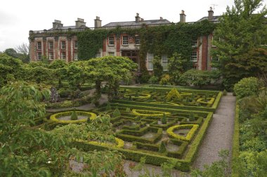 Bantry, County Cork, İrlanda - 12 Haziran 2017: Bantry House and Gardens in County West Cork Ireland.